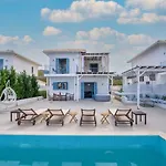 Etoni, Amazing Sea Views, Infinity Pool Vila *