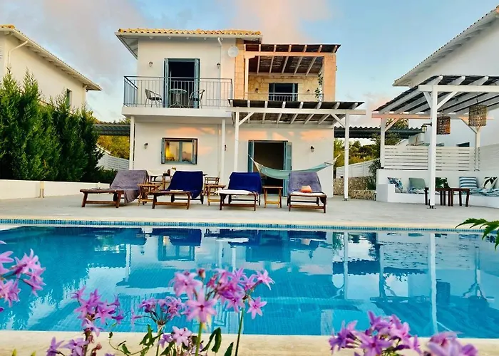 Villa Etoni, Amazing Sea Views, Infinity Pool *