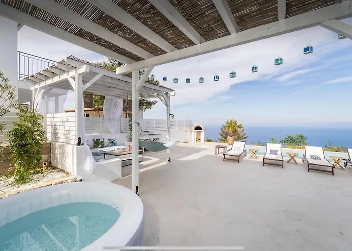 Etoni, Amazing Sea Views, Infinity Pool Villa