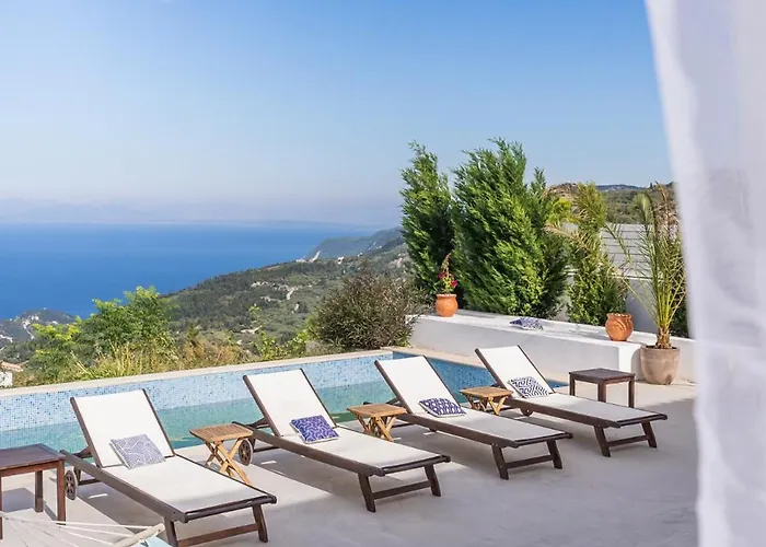 Villa Etoni, Amazing Sea Views, Infinity Pool Kalamítsi